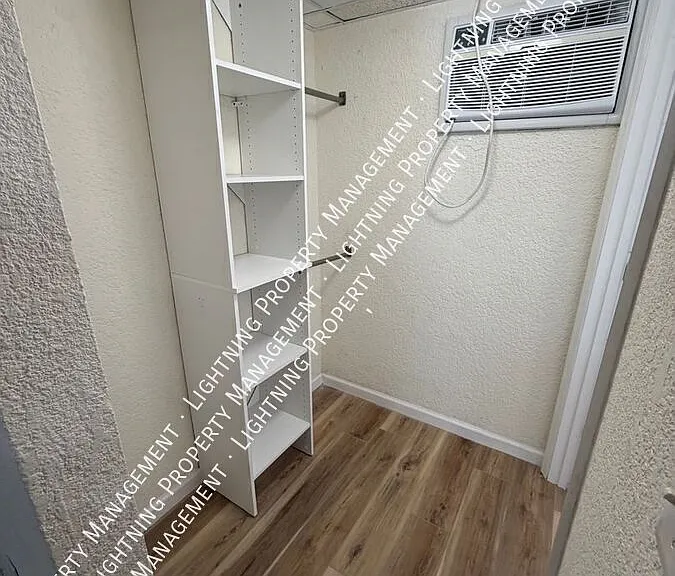 Driftwood Apartments — Photo 19