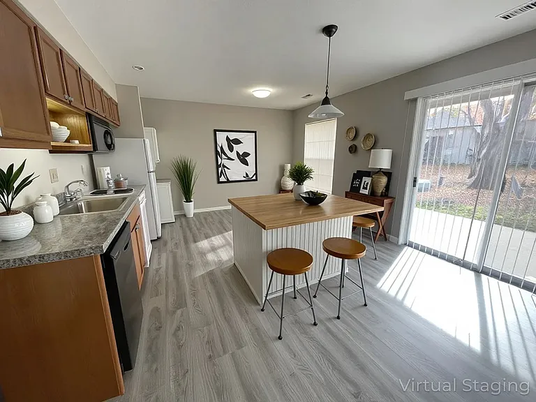 30 Fall Creek Dr #2 — Photo 2