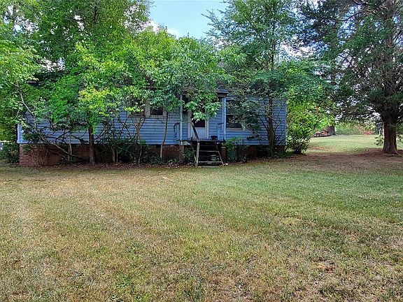 4th image of 113 Gold Hill Ave