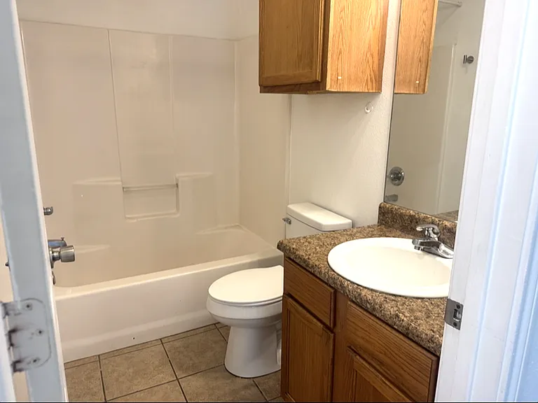 2108 N Edwards Ave #11 — Photo 6