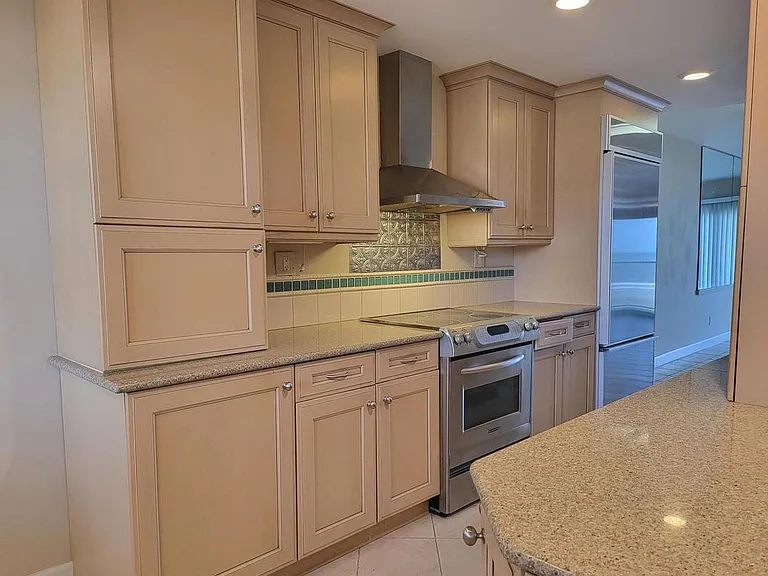 1901 1st St N #203 — Photo 6