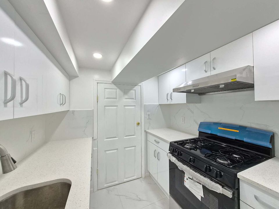1st image of 68 Bay 10 St #1