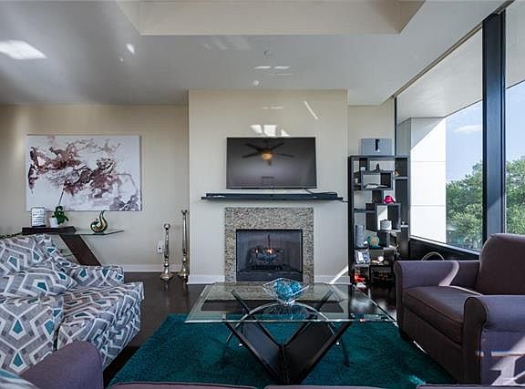 5th image of 700 W 31st St Ste 308
