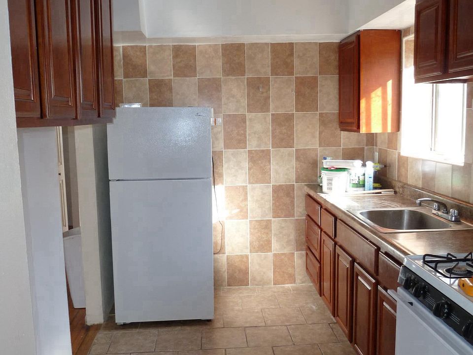 1st image of 3092 Chaffee Ave #2