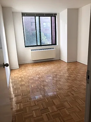 Rented by LL Real Estate Services | media 9