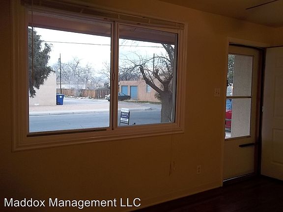 4th image of 4804 Grand Ave NE