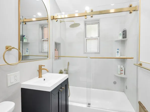 349 Bay 8th Street image 5 of 10