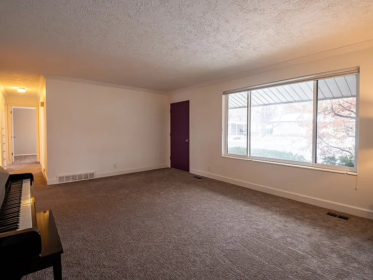 1692 S 550 W — Photo 10