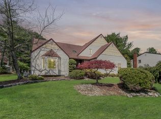 5 Susan Dr, Marlboro, NJ 07746