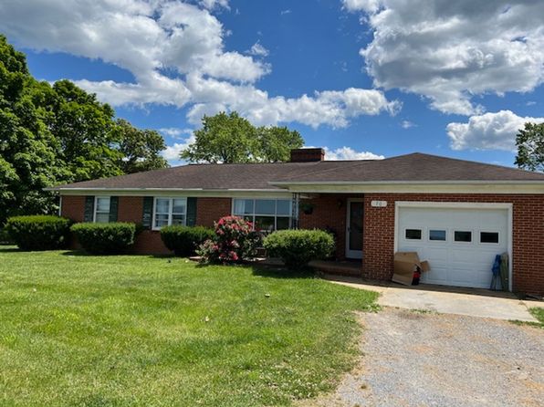 70 Sunny Knoll Ln, Natural Bridge, VA 24578