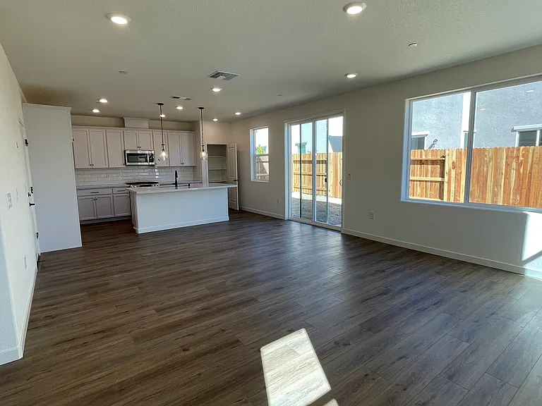 4743 Tilly Dr — Photo 5
