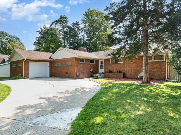 204 Vail Ct, Midland, MI 48640