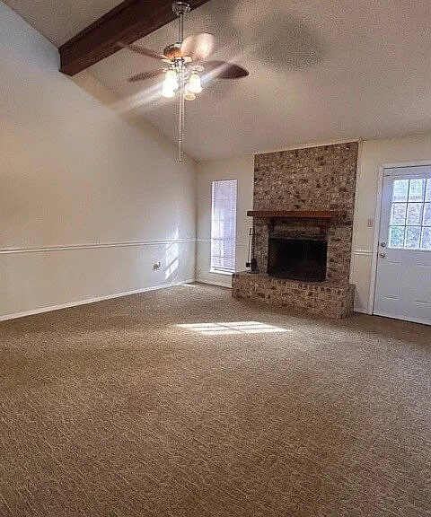 1522 Woodberry Dr — Photo 2