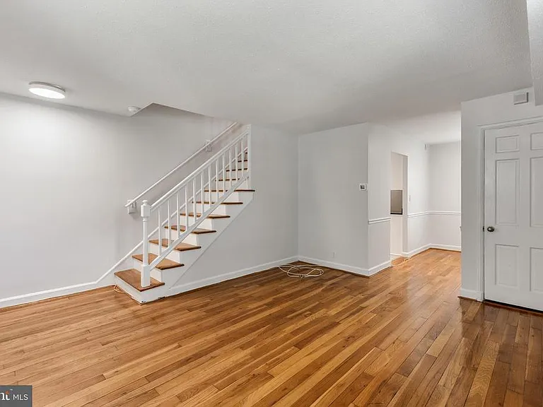 2804 S Abingdon St #A — Photo 3