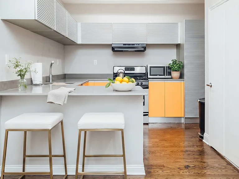 471 Keap St #2C — Photo 5