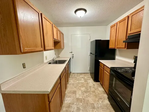 47 Village Brook Ln, Natick, MA