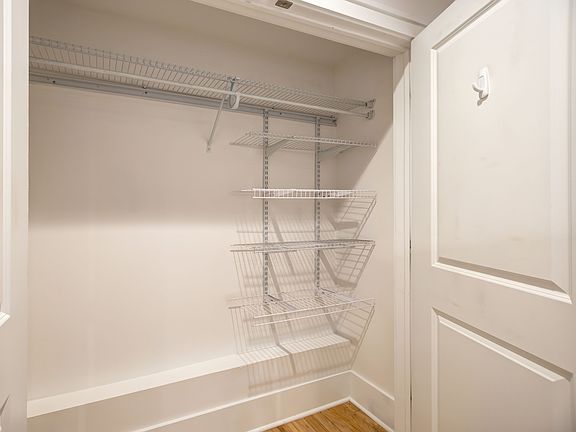 5th image of 1400 Van Dyke St #304