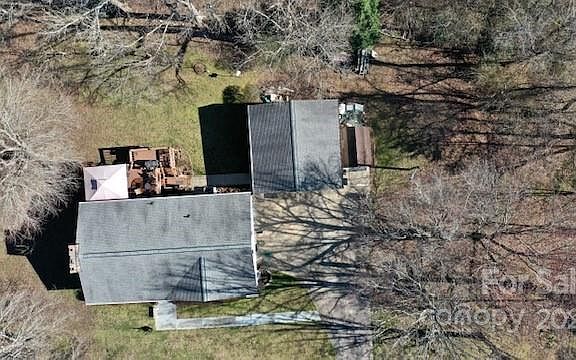 3rd image of 2668 Tuthill Dr