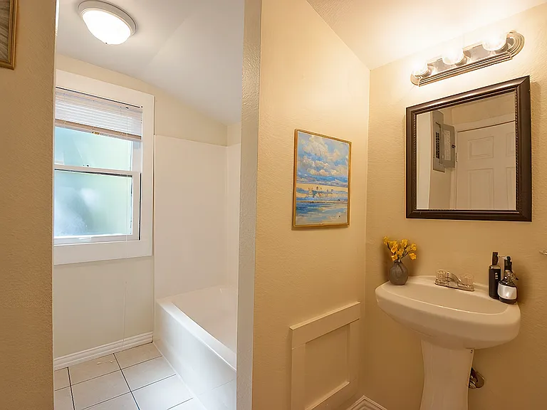 5405 Worth St — Photo 16