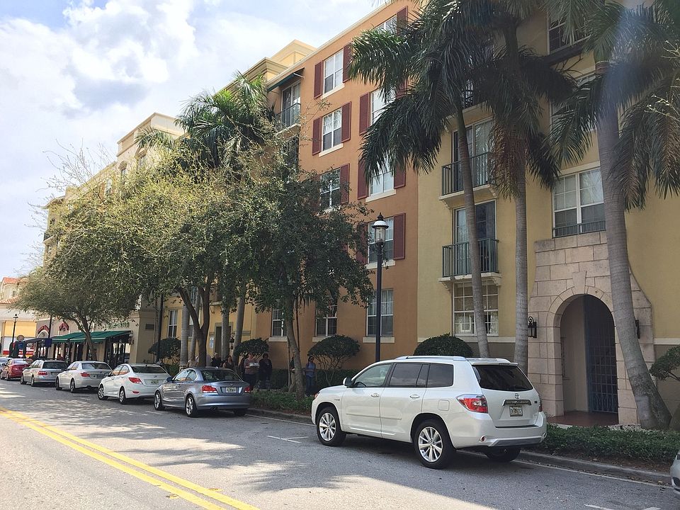 2nd image of 630 Sapodilla Ave #514