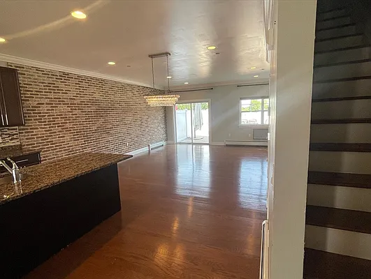 Rented by PMG Real Estate  | media 3