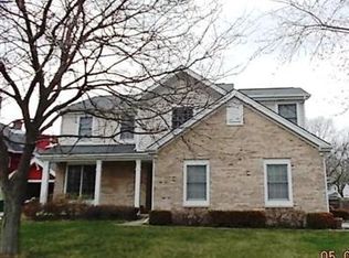 311 Sommerset Dr, Grayslake, IL 60030