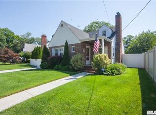 1771 Rockville Dr, Baldwin, NY 11510