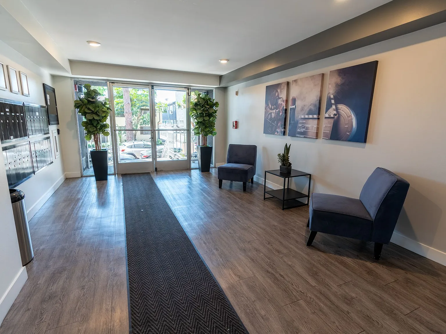 7057 Lanewood Ave — Photo 3