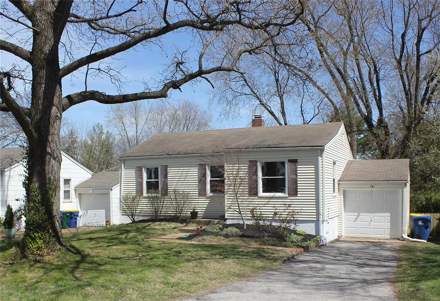 814 Lanvale Dr photo 1