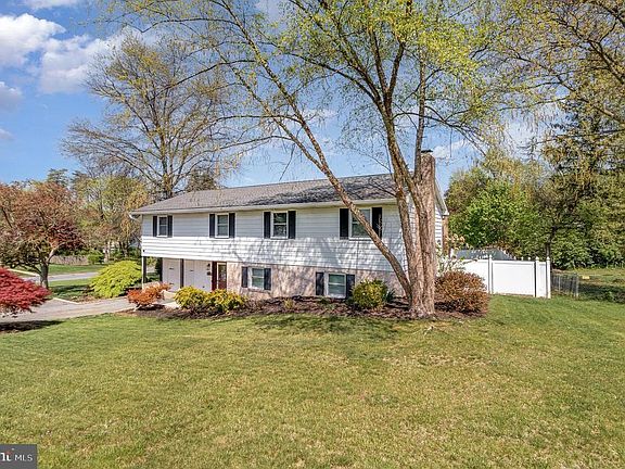 3rd image of 81 Moongale Dr