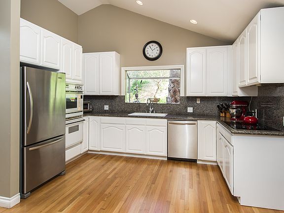 5th image of 2811 Laurel Canyon Pl