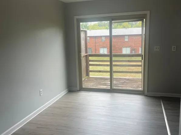 275 Shelby Ave, 275 Shelby Ave APT 10, Radcliff, KY 40160