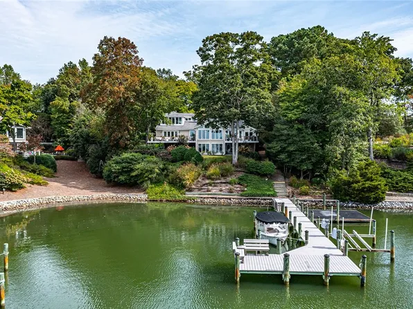 288 Waterview Point Ln, Weems, VA 22576