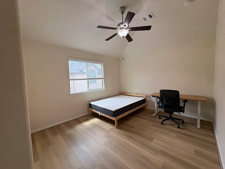 2707 Shadybrook Meadow Dr — Photo 8