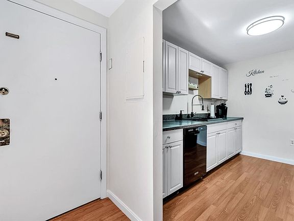 5th image of 1 Marc Dr APT 1A10