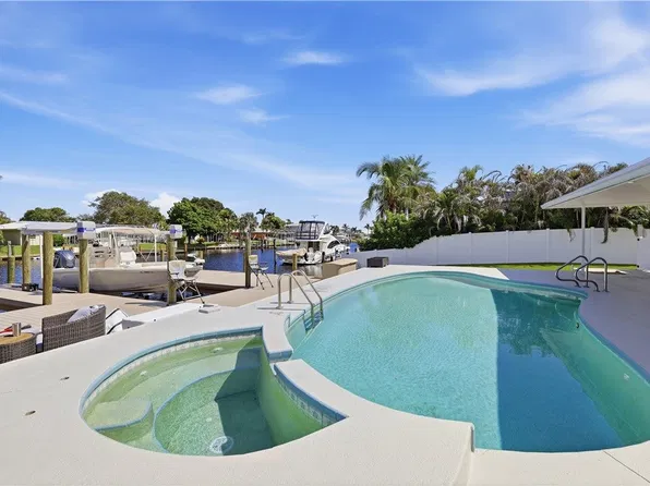16 Sailfish Rd, Vero Beach, FL 32960