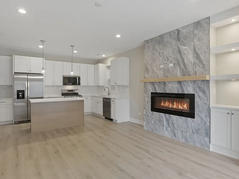 4933 S Champlain Ave #1 — Photo 4
