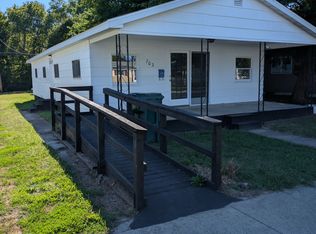 703 S Spruce St #1, Villa Grove, IL 61956