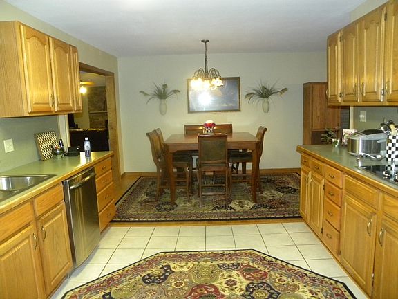 4th image of 112 Munro Dr
