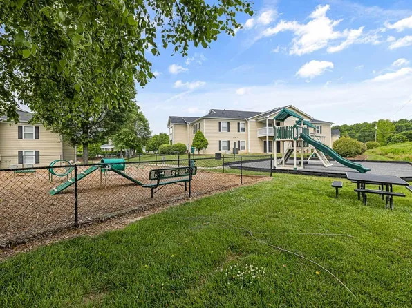 Fieldstone Apartment Homes