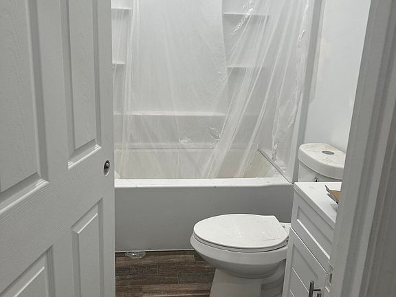 4th image of 1449 Highland Ave