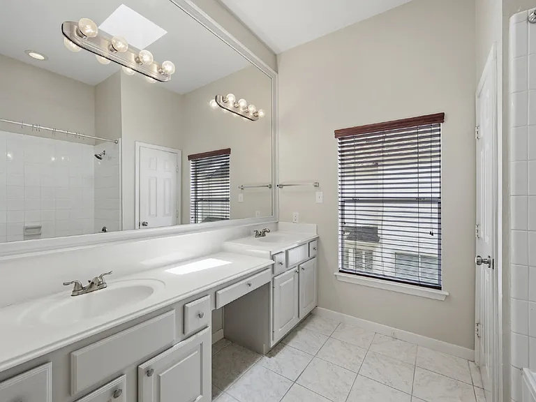 2913 Crawford St #B — Photo 22