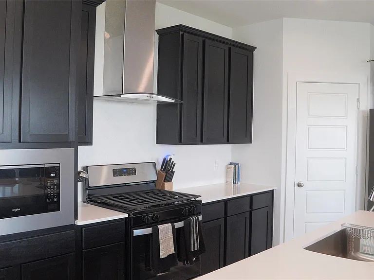 2913 Crown Gate Dr — Photo 4