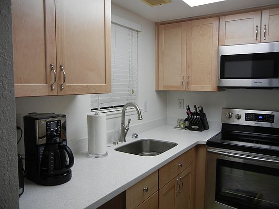 5th image of 605 San Conrado Ter Unit 3