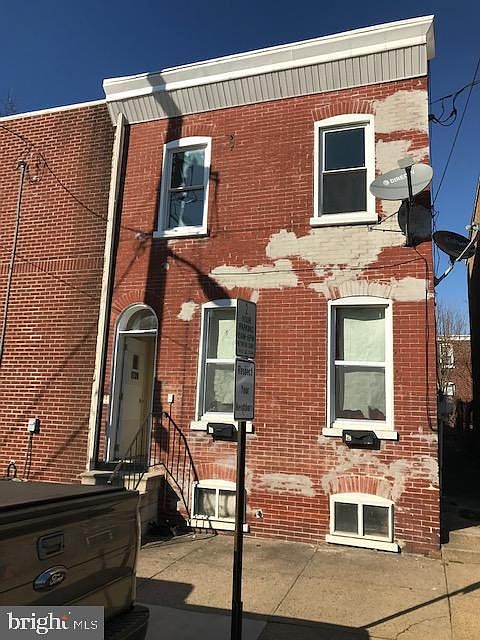 1st image of 1739 W 5th St