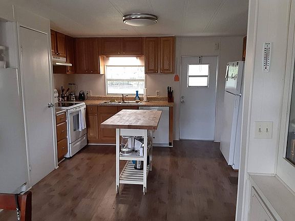2nd image of 3974 Breakwater Dr