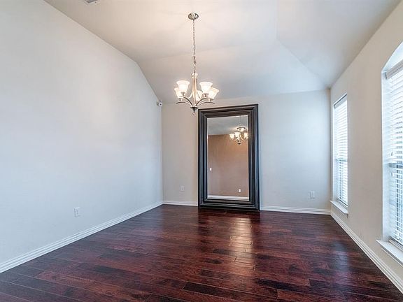 5th image of 5116 Boardwalk Dr