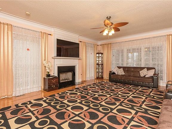 3rd image of 5020 Pattingham Dr
