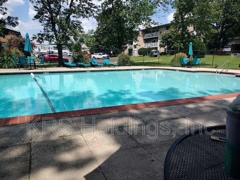 804 Crenshaw Rd #513 — Photo 4