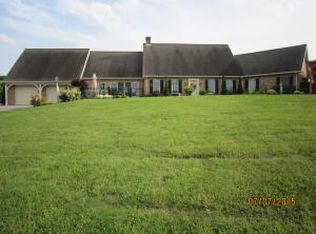 113 Misty Meadows Ln, Uniontown, PA 15401